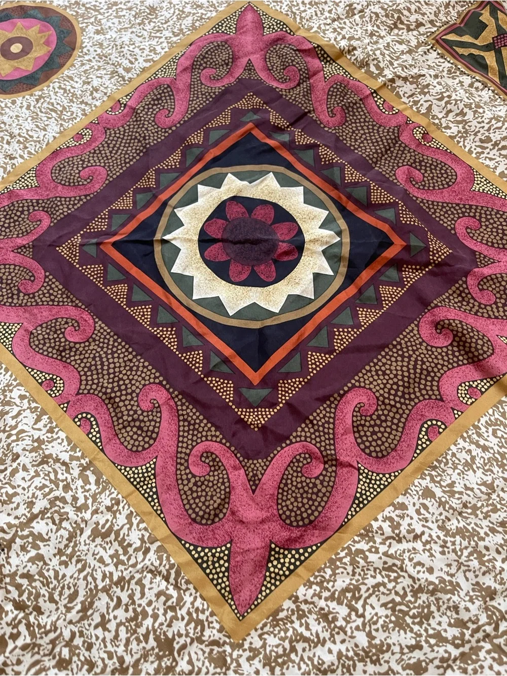 NEW YORK STUDIO 100% Silk Scarf Rectangle